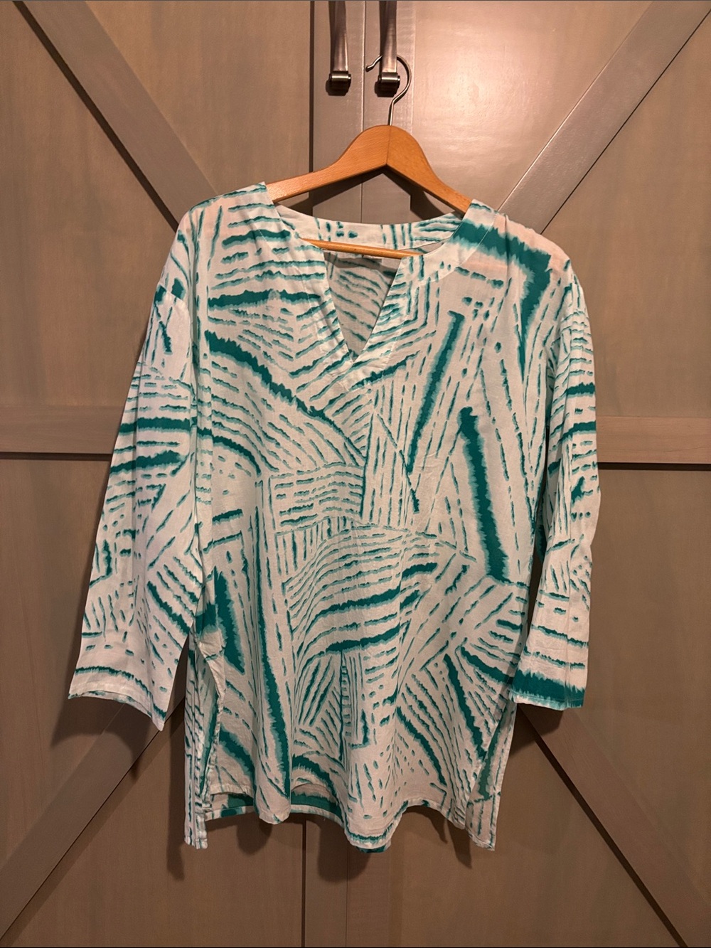 Relaxed Teal & White Patterned V-Neck Tunic Top